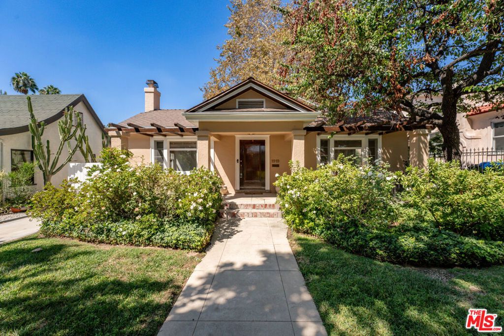 1919 N Catalina Street, Los Angeles