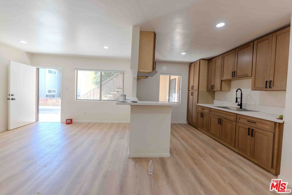 1118 Waterloo Street # 2, Los Angeles