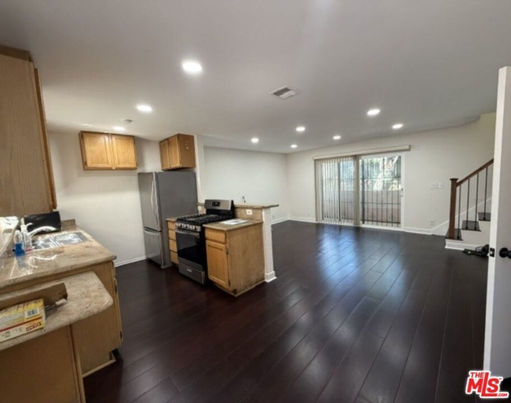 720 N Eucalyptus Avenue # 106, Inglewood