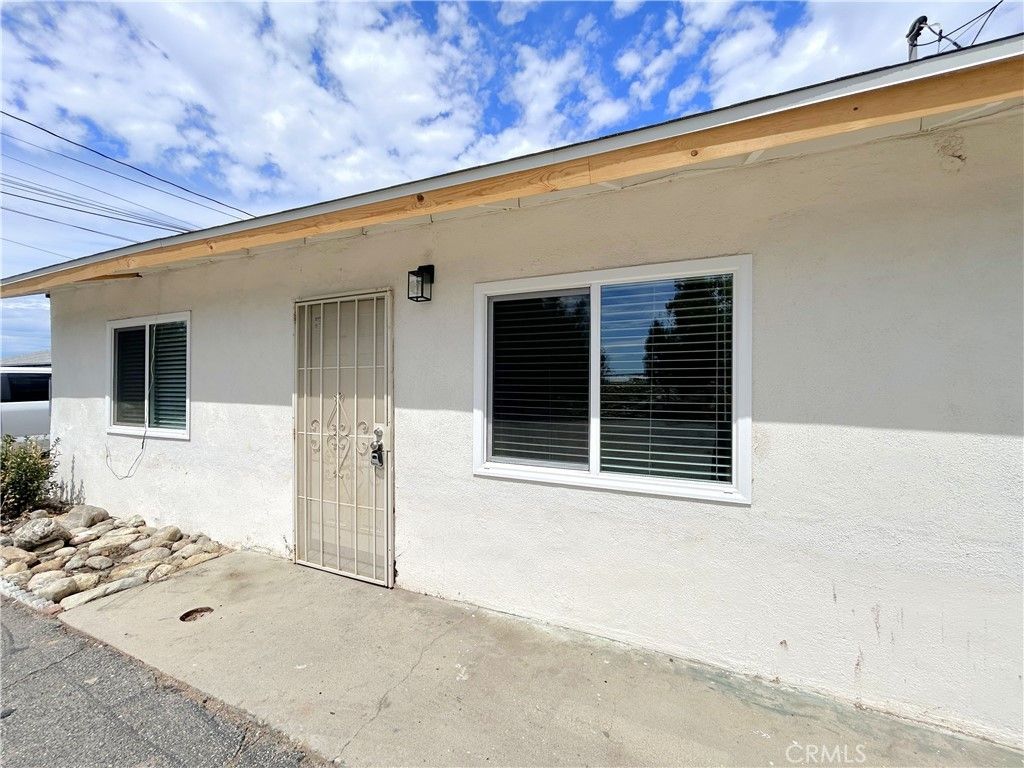1342 1/4 Agate Avenue, Mentone