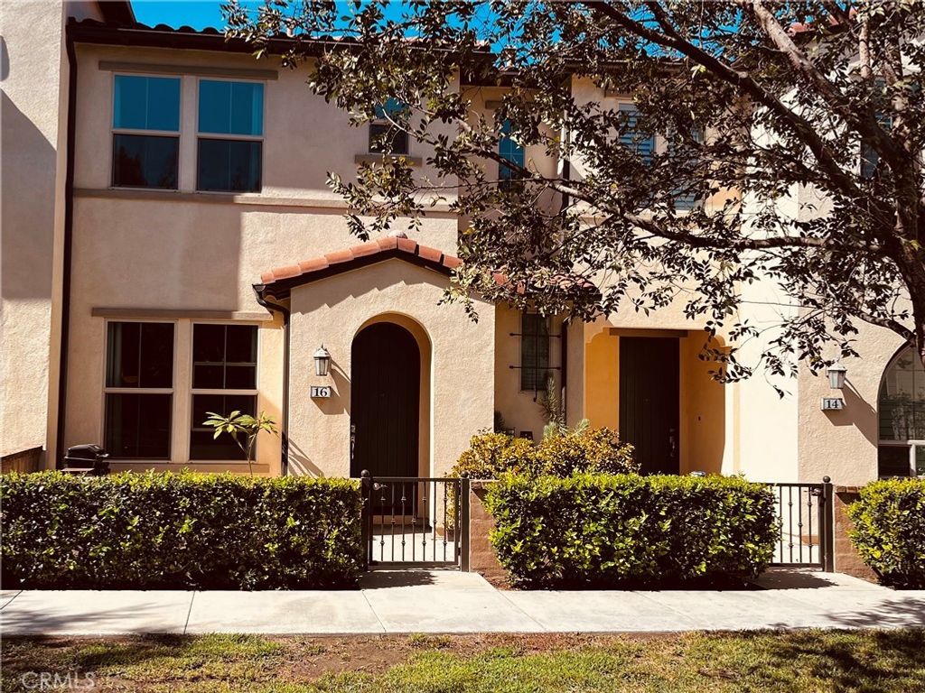 16 Savannah, Lake Forest