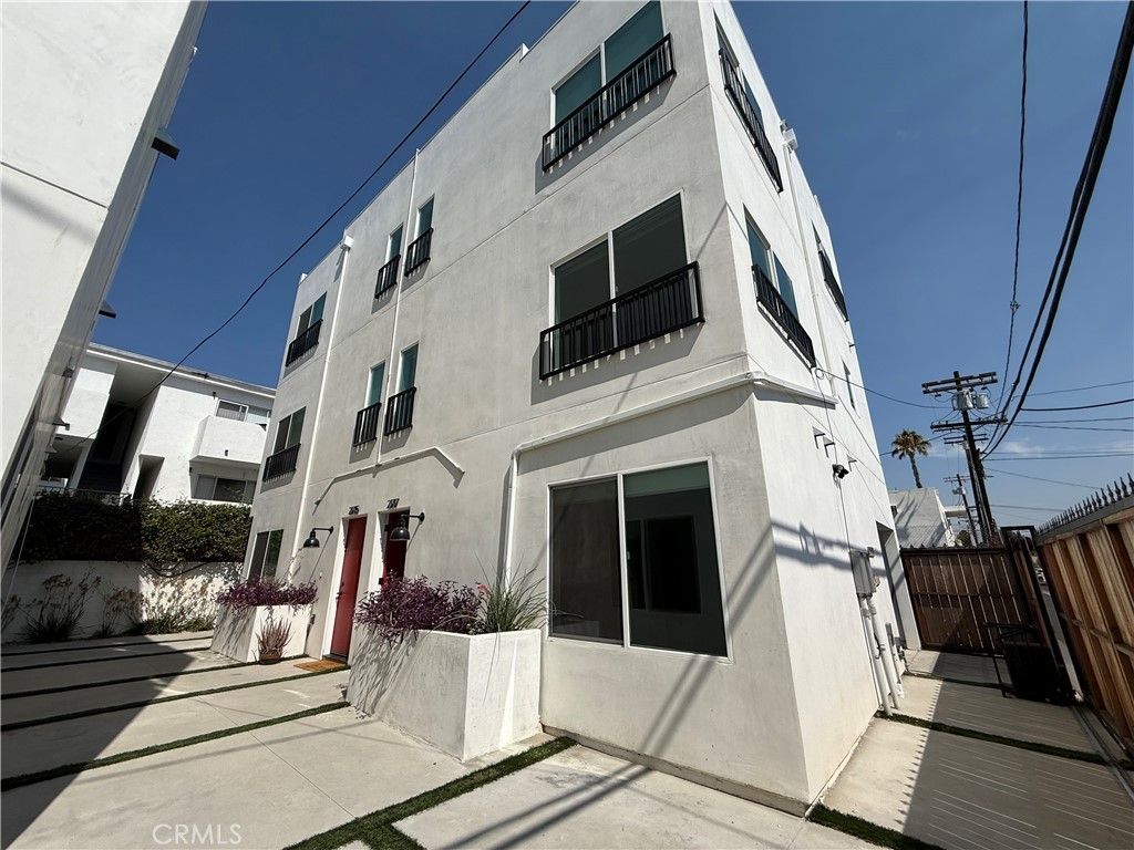 21715 Hart Street, Canoga Park