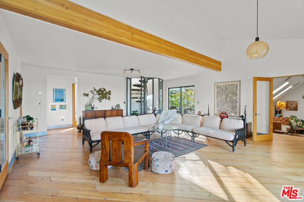 20784 Medley Lane, Topanga