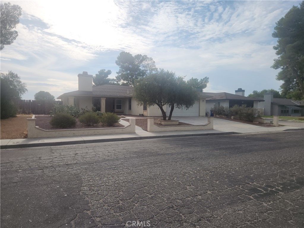 15071 Arlette Drive, Victorville
