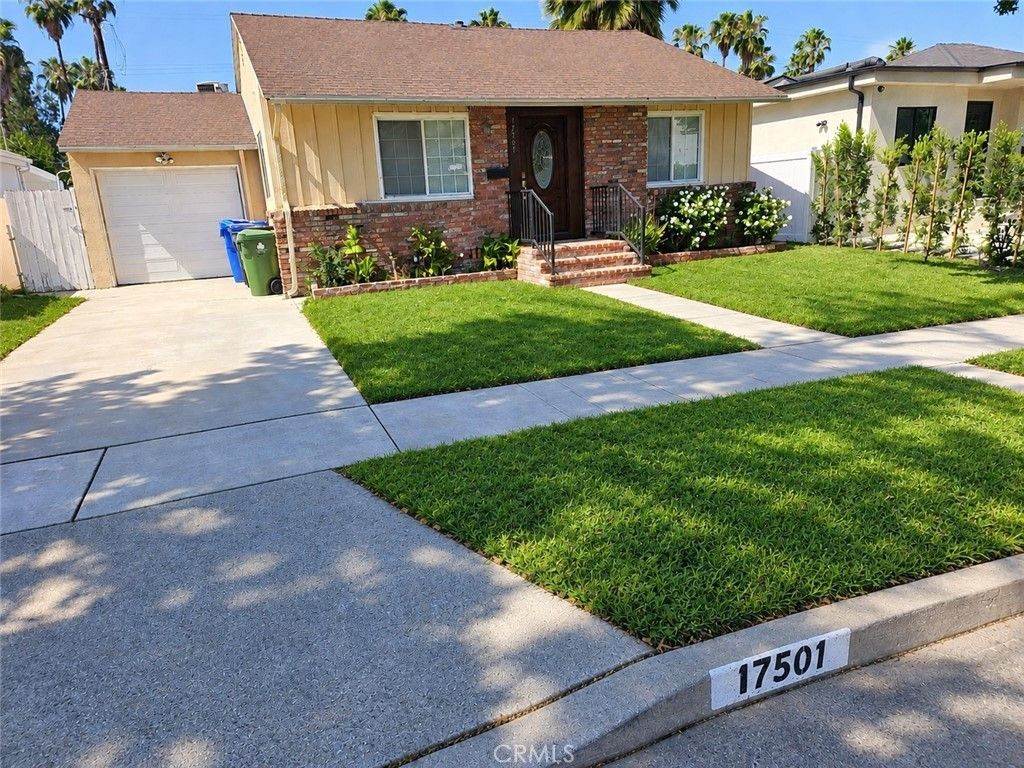 17501 Bullock, Encino