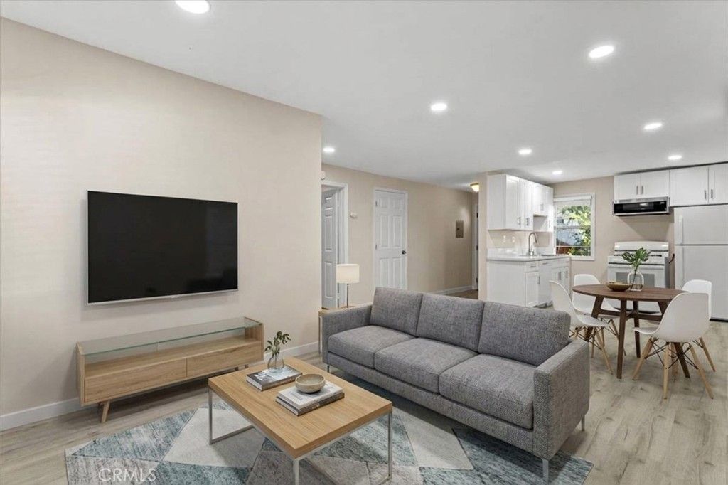 3652 Fredonia # B, Los Angeles