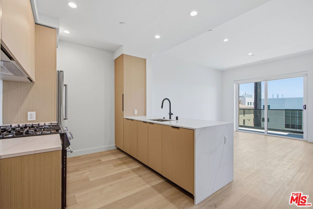 3555 Overland Avenue # 406, Los Angeles