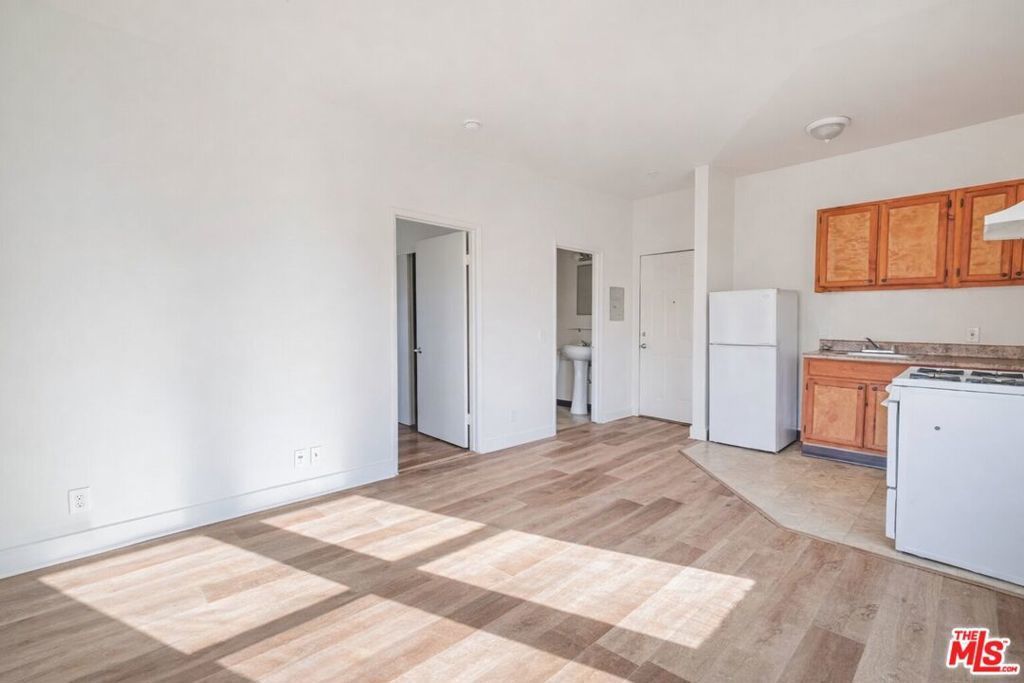 537 S Kenmore Avenue # 400, Los Angeles