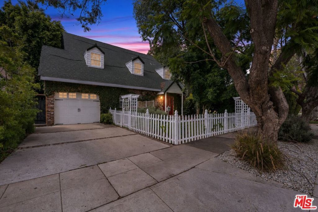 4309 Gentry Avenue, Los Angeles