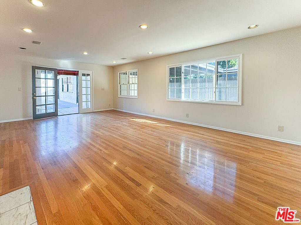 2445 22nd Street, Santa Monica