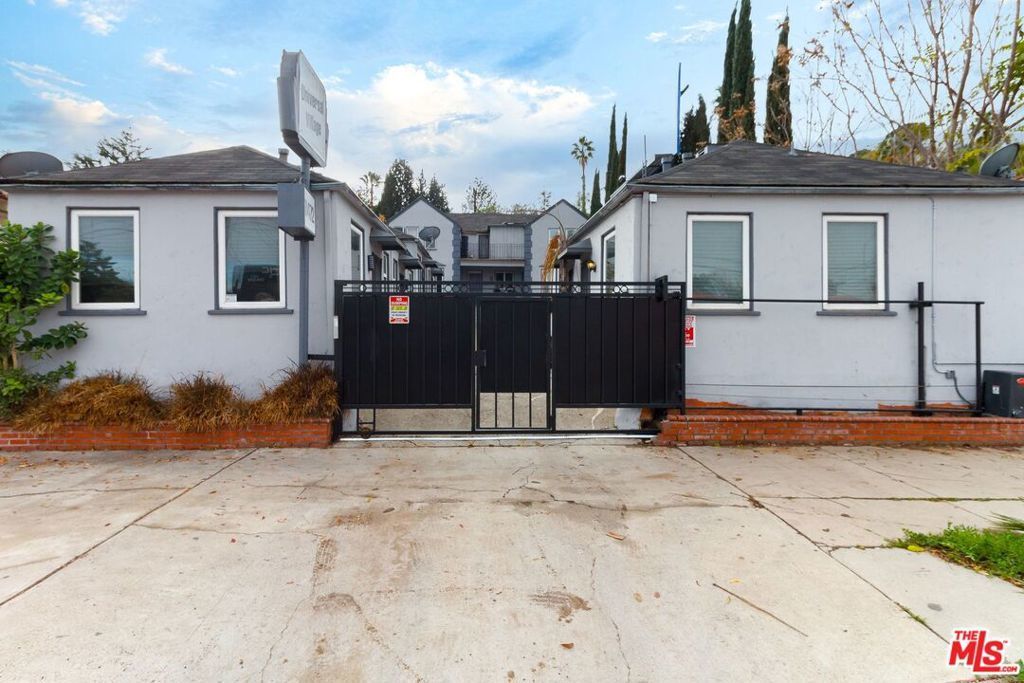 11472 Ventura # 4, Studio City