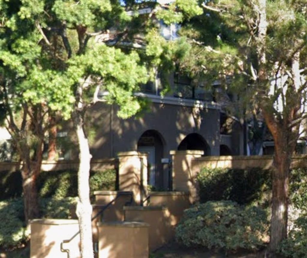 204 Falcon, Irvine