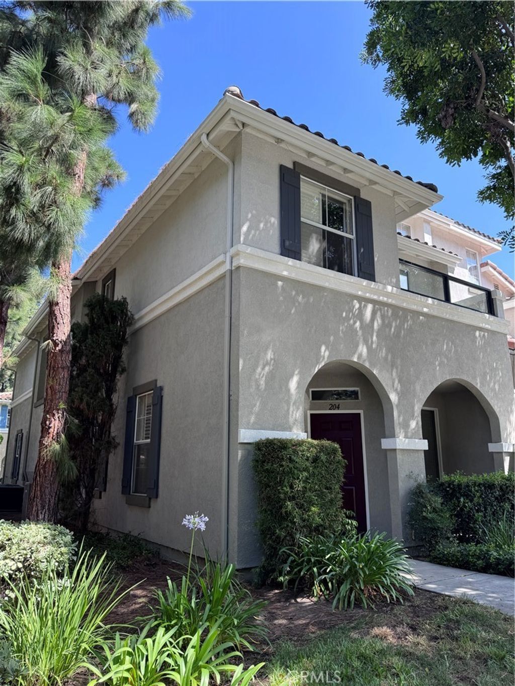 204 Falcon, Irvine
