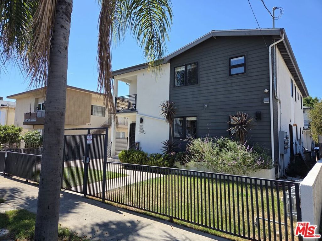 1255 N Kingsley Drive, Los Angeles
