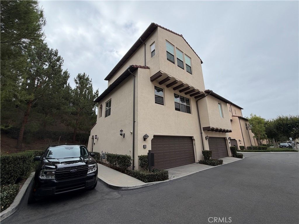 88 Bronze Leaf, Irvine