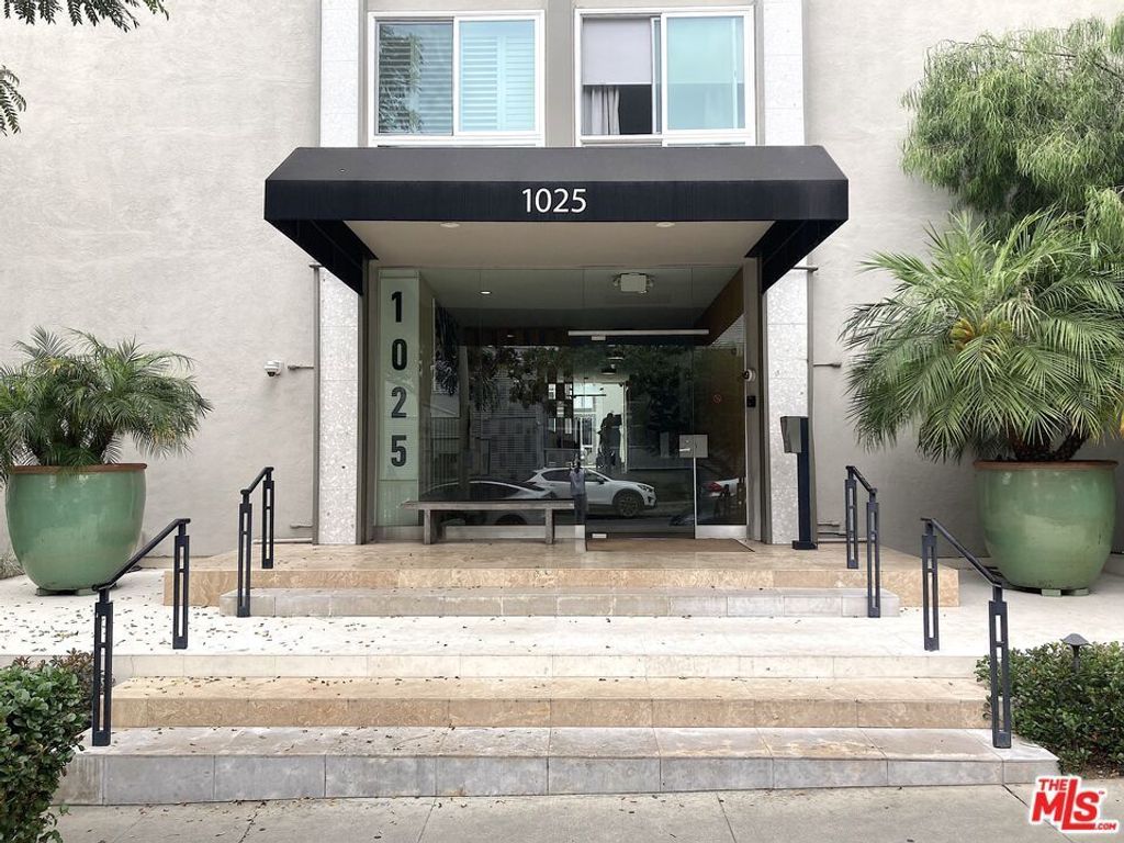 1025 N Kings Road # 313, West Hollywood