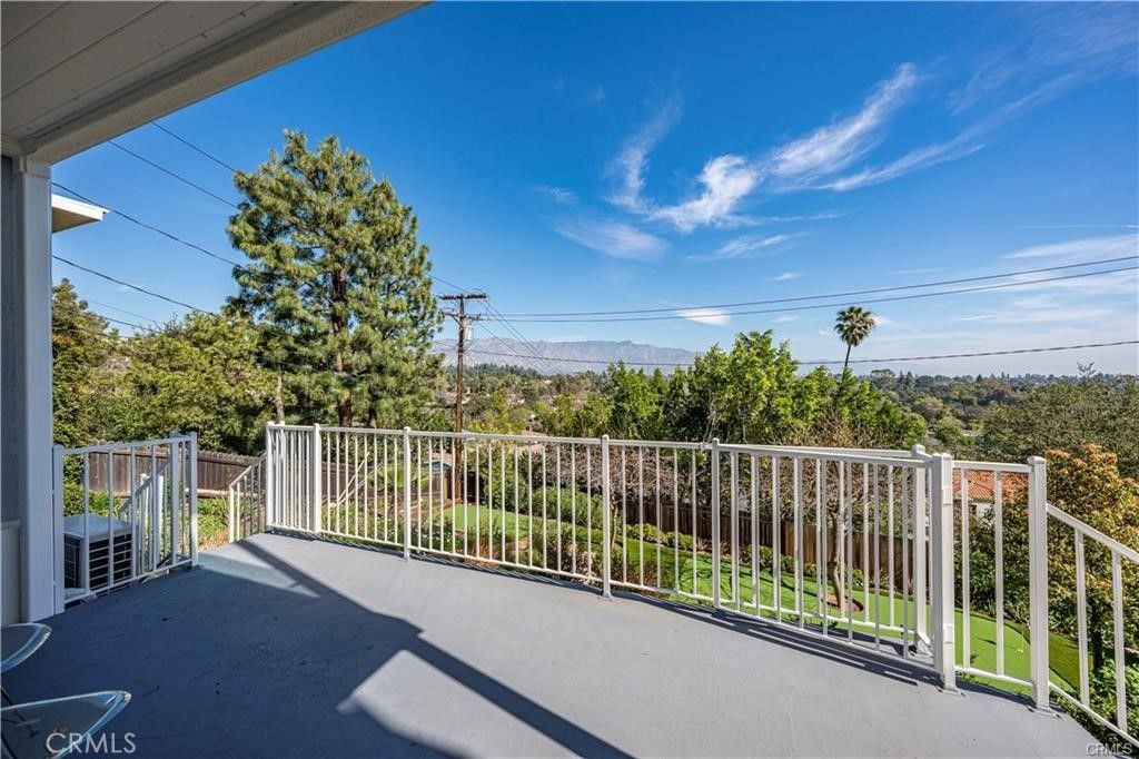 332 Anita Dr, Pasadena