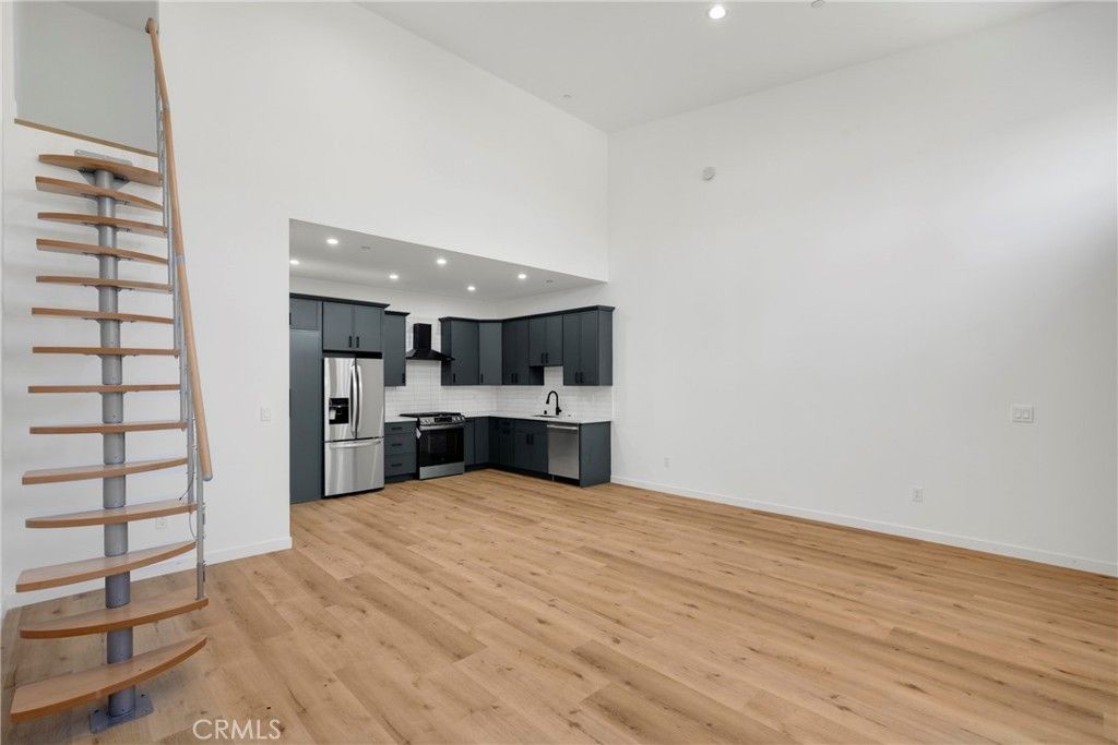 22920 Califa Street # B, Woodland Hills