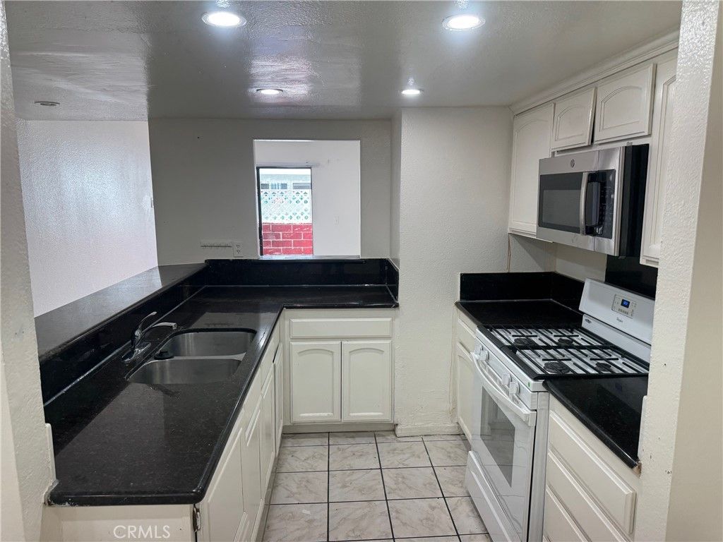 8847 Willis Avenue # 13, Panorama City