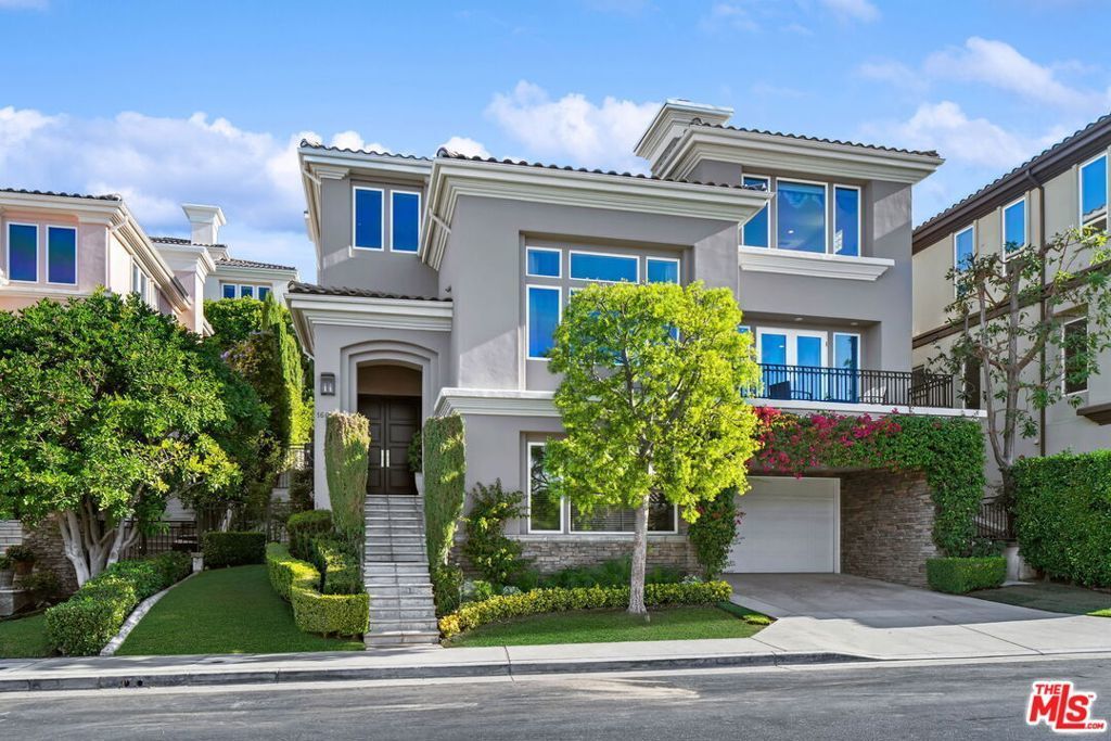16625 Calle Haleigh, Los Angeles