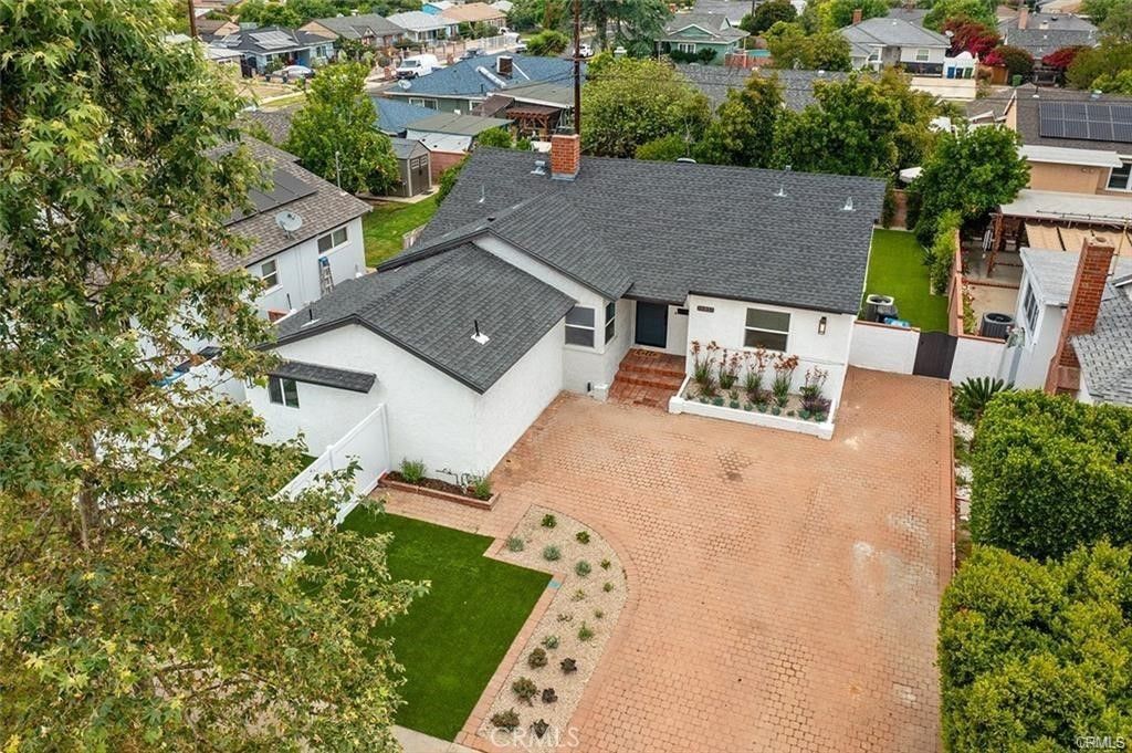 19851 Bassett Street, Winnetka