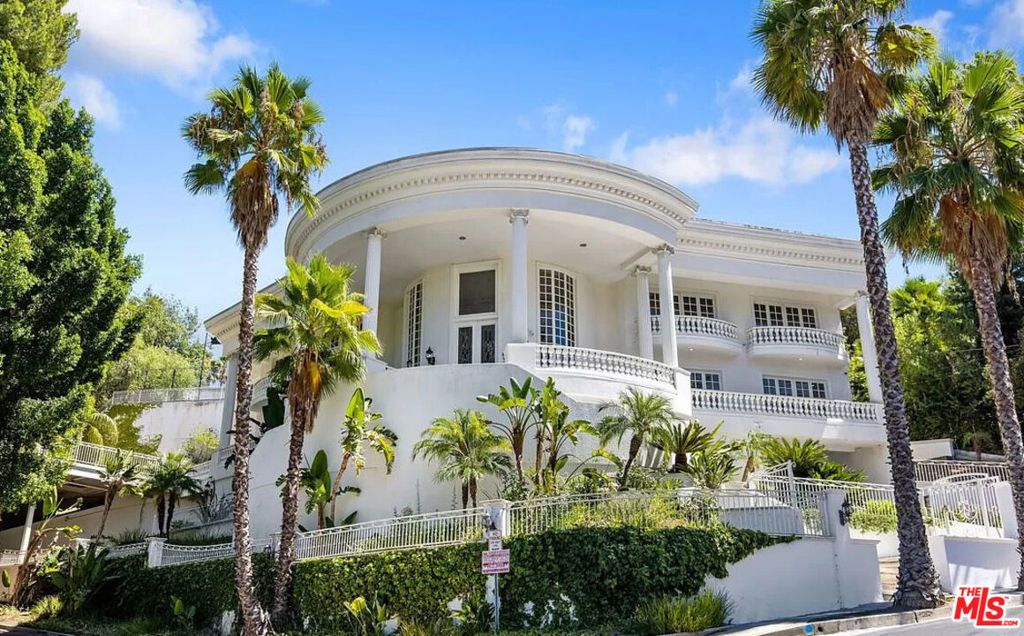 4434 Grimes Place, Encino