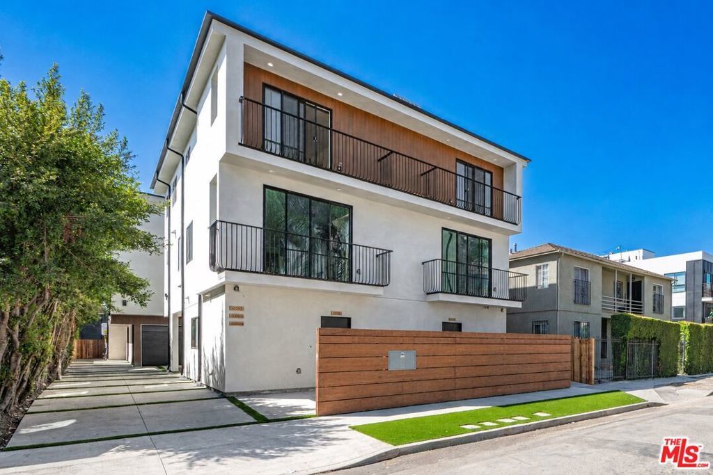 6212 Banner Avenue, Los Angeles