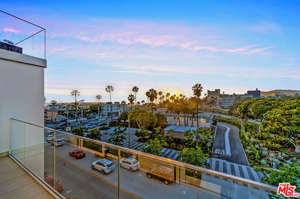 1705 Ocean Avenue # 405, Santa Monica