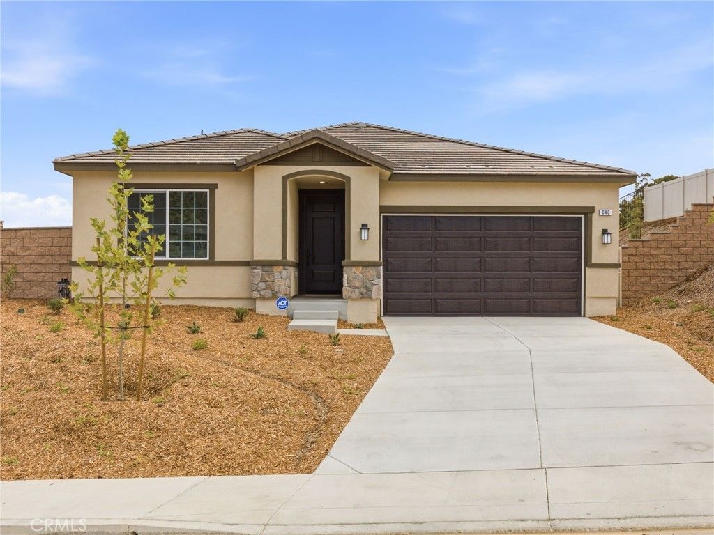 840 Sicily, Lake Elsinore