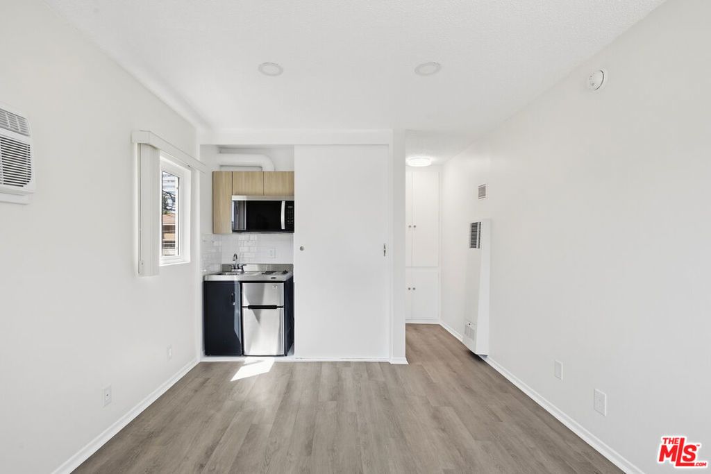 1333 Barry Avenue # 8, Los Angeles