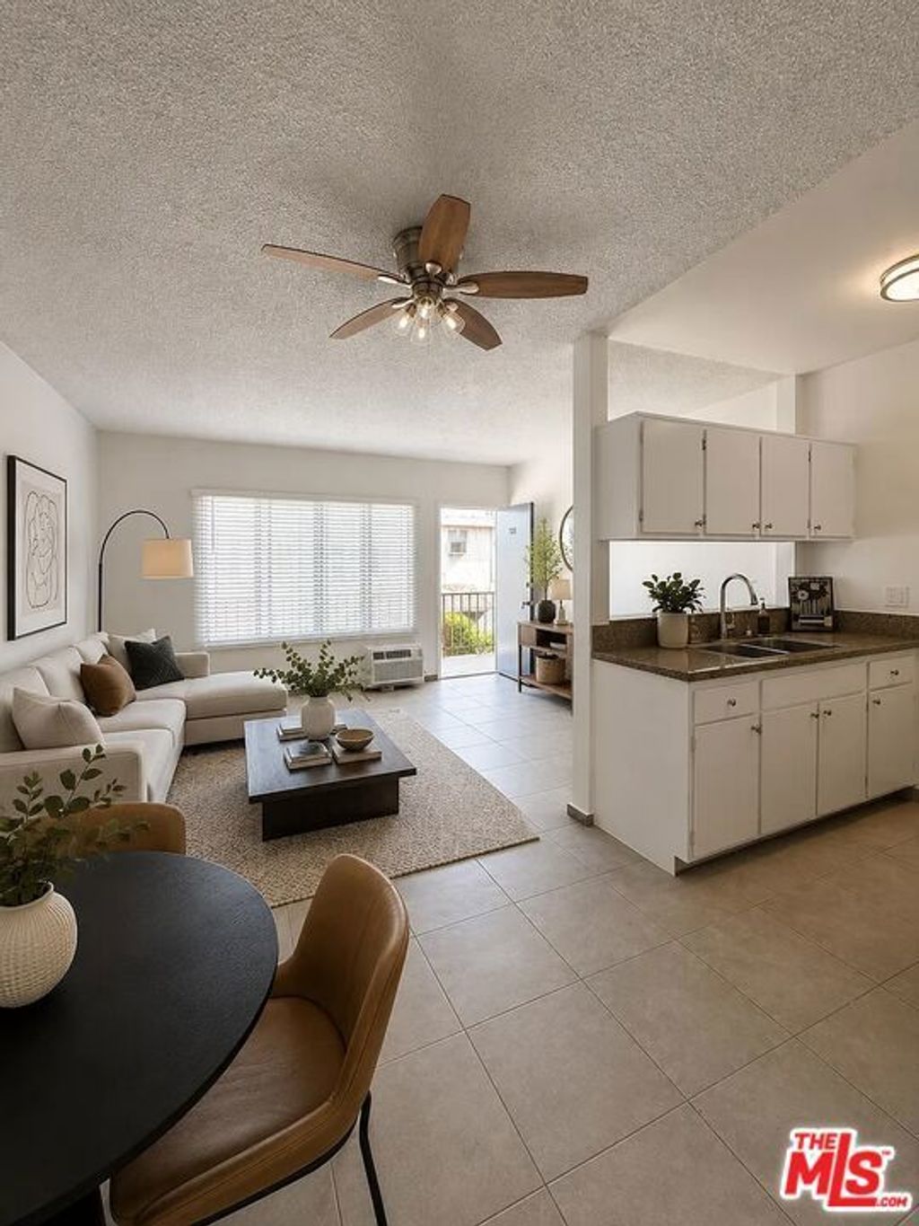 16141 Vanowen Street # 3, Los Angeles