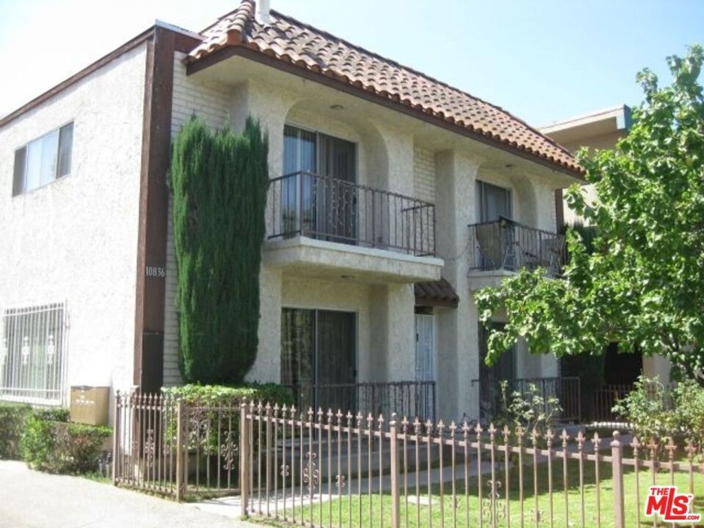 10836 Camarillo Street # 2, North Hollywood