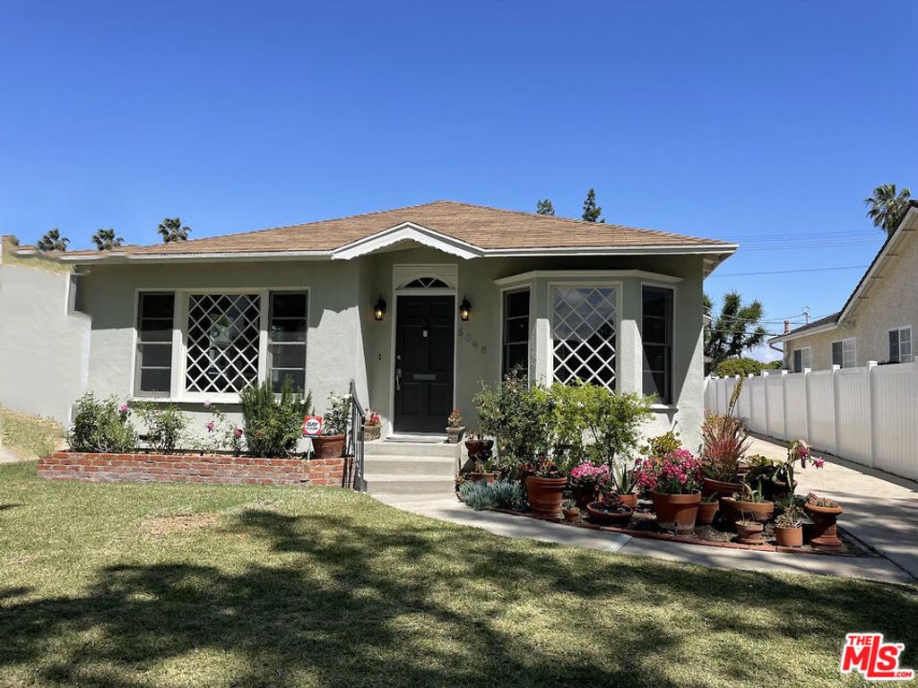 5048 Enfield Avenue, Encino