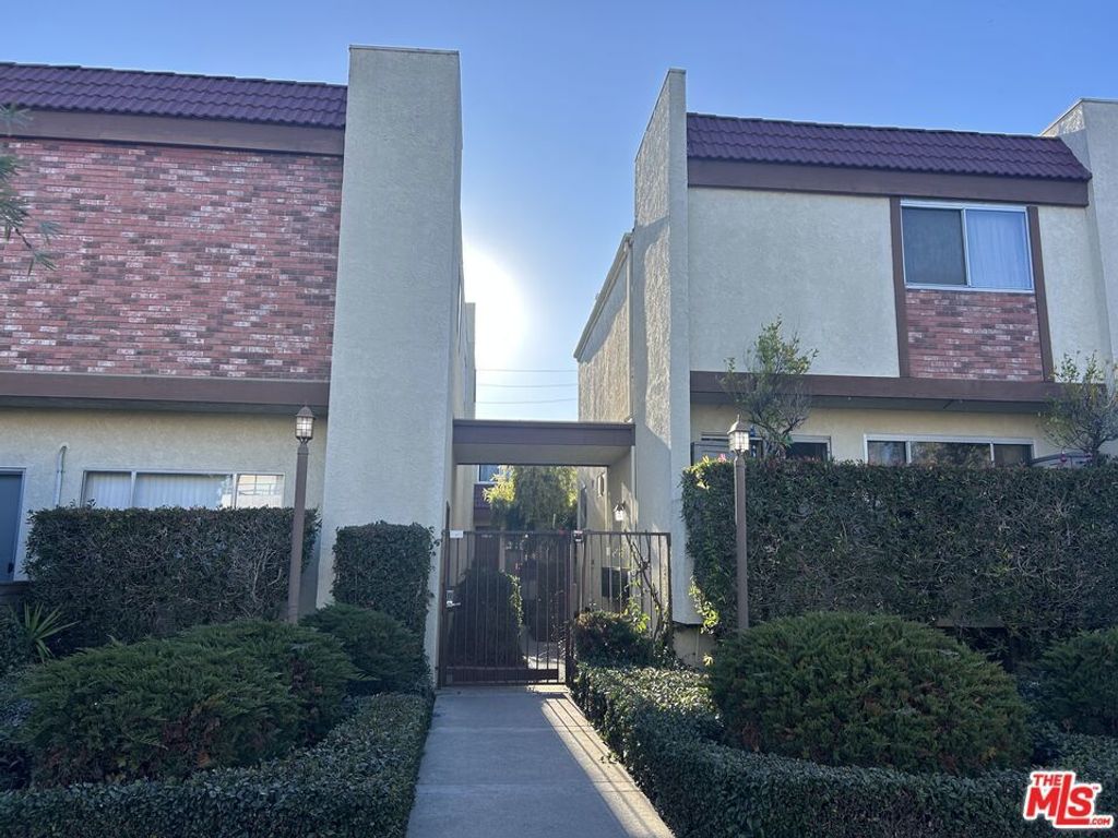 2452 Chelsea Place # E, Santa Monica