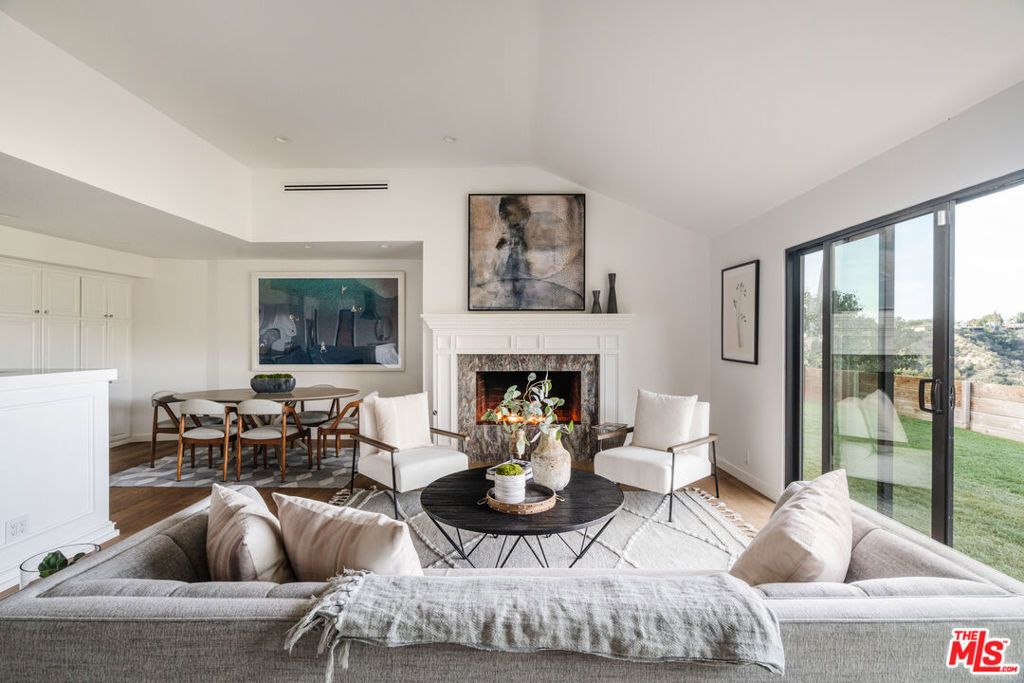 3310 Coy Drive, Los Angeles
