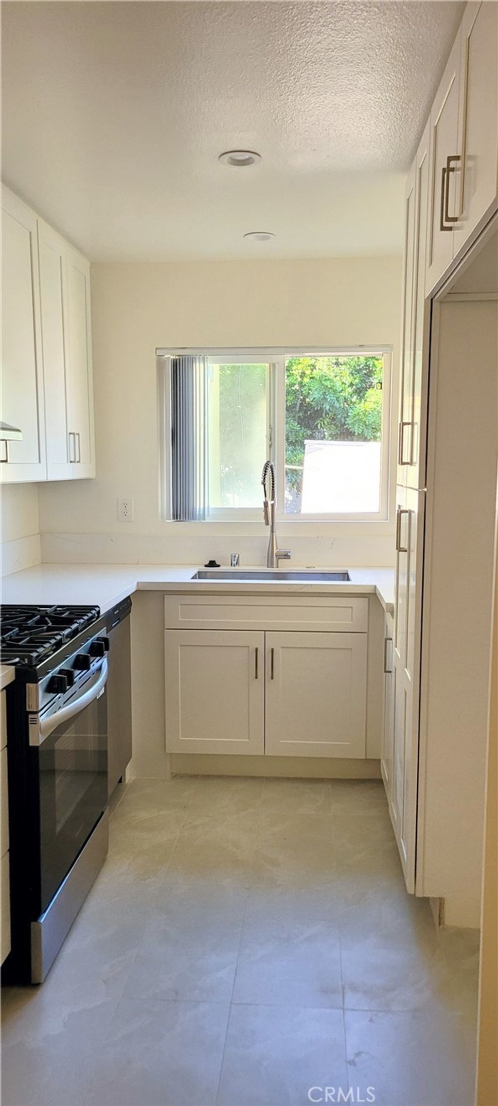 518 E Valencia # F, Burbank