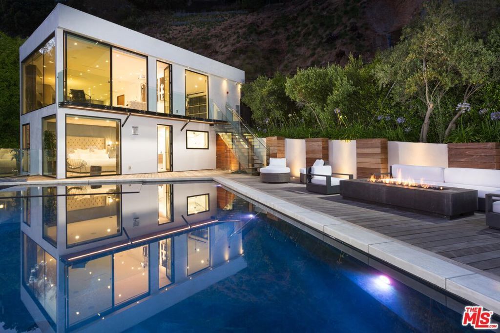 8780 Hollywood Boulevard, Los Angeles