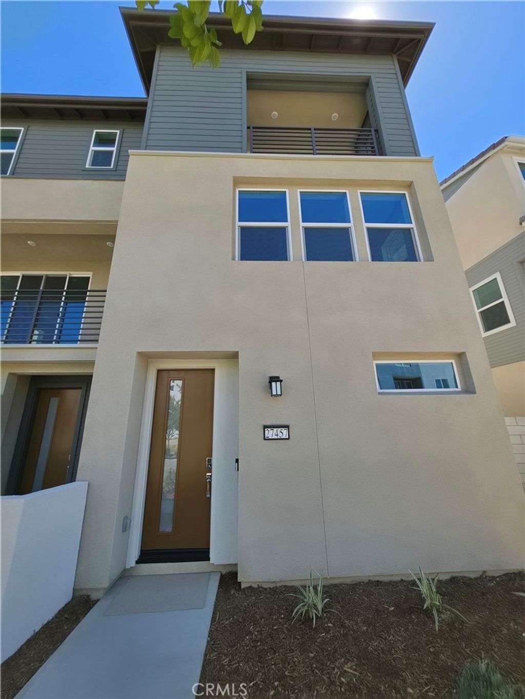 27457 Novella, Valencia