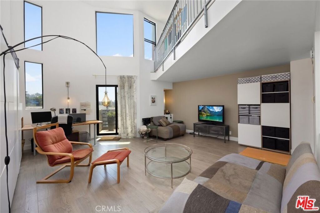 1858 N Alvarado Street, Los Angeles