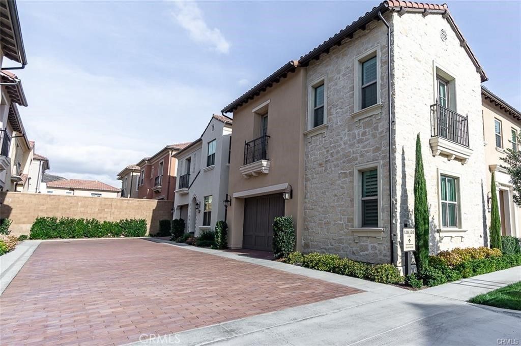 126 Poppyseed, Irvine