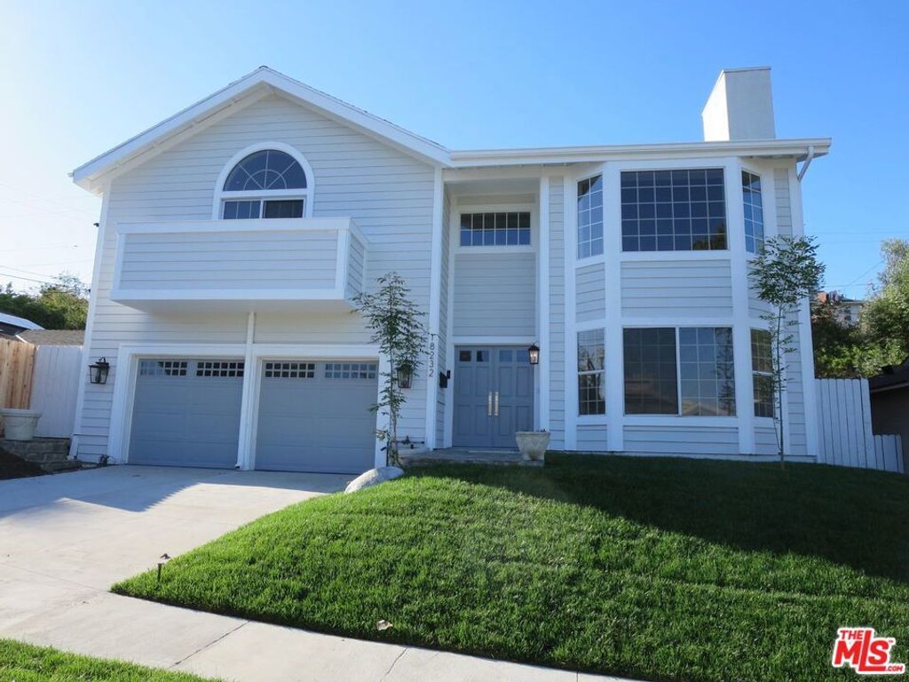 18232 Rosita Street, Tarzana
