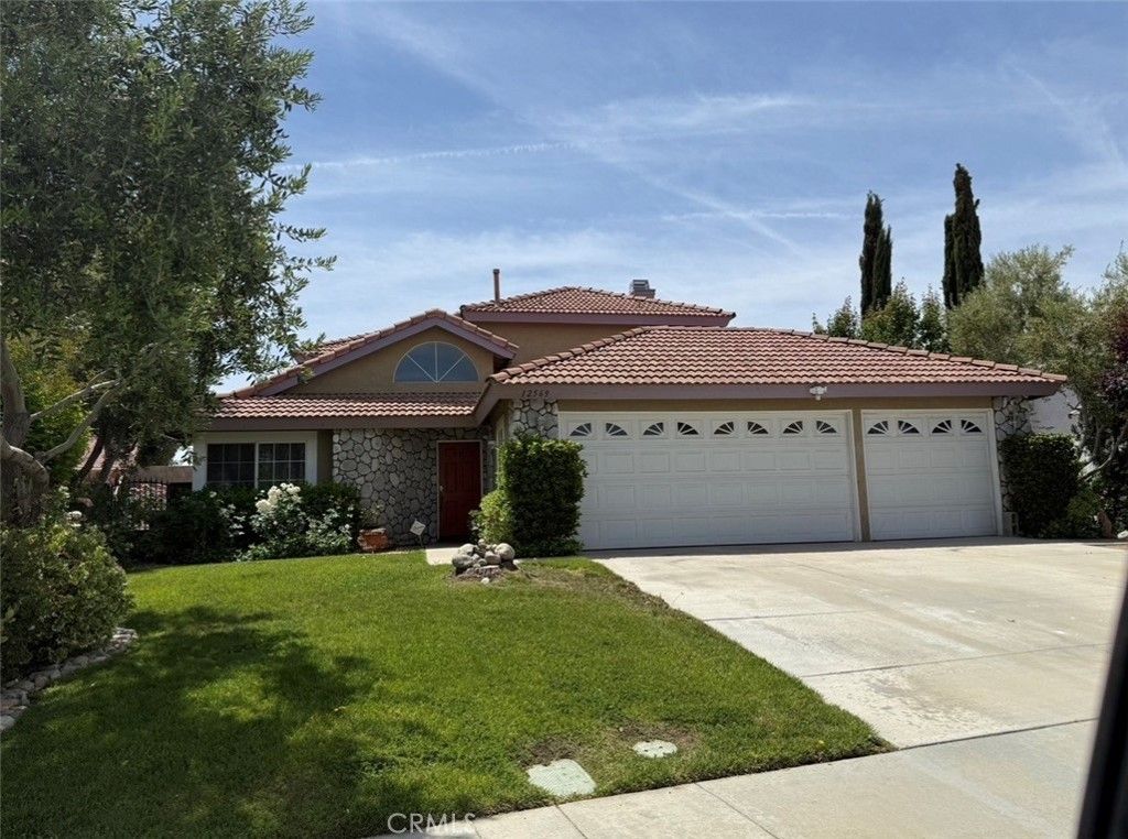 12569 Blazing Star, Victorville