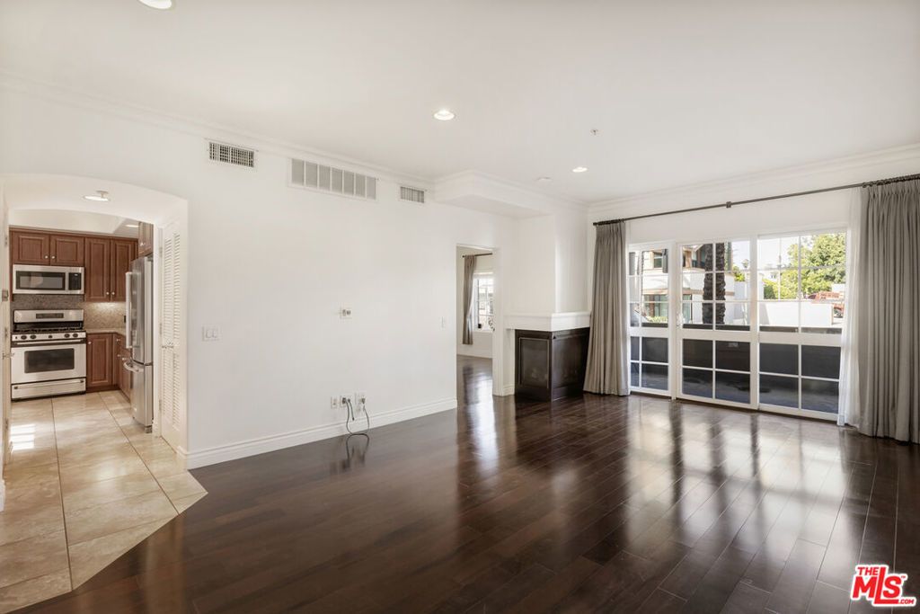 851 N San Vicente Boulevard # 102, West Hollywood