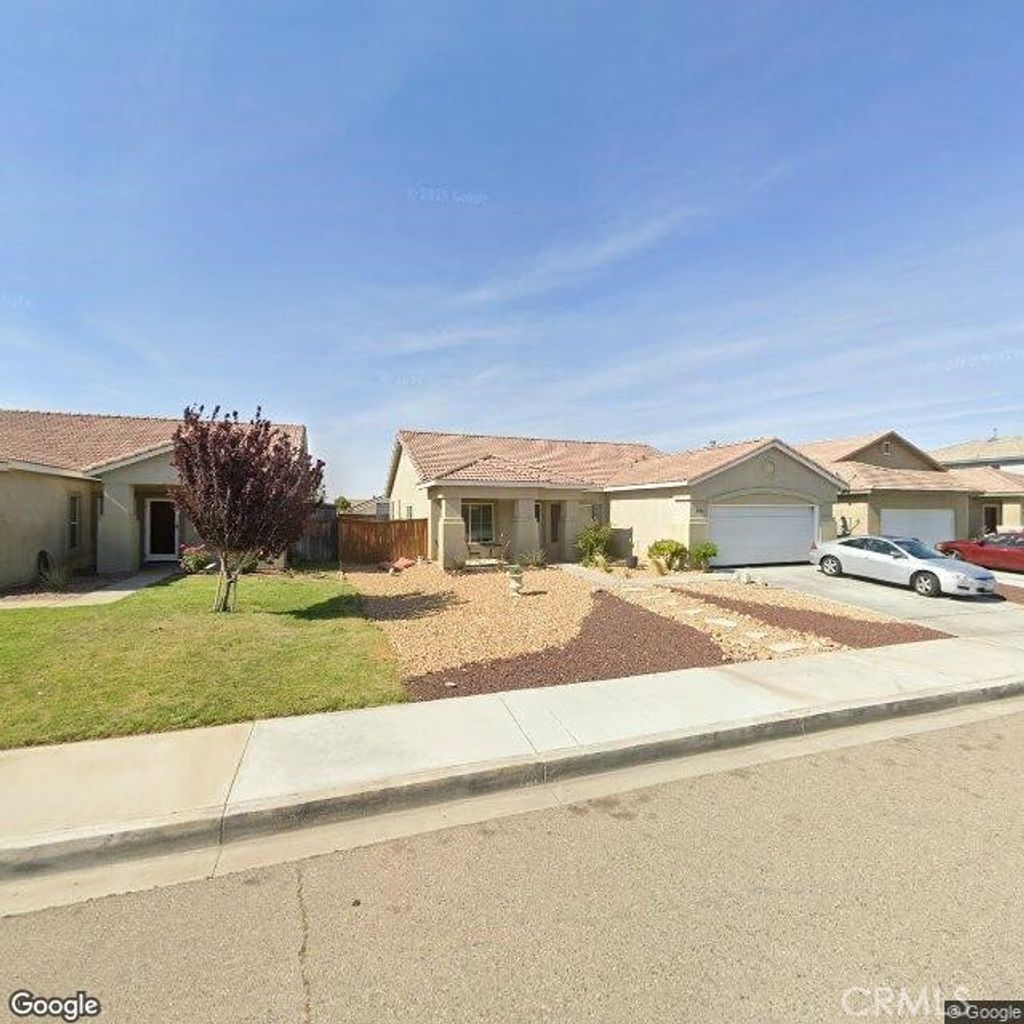 11748 Luna Road, Victorville