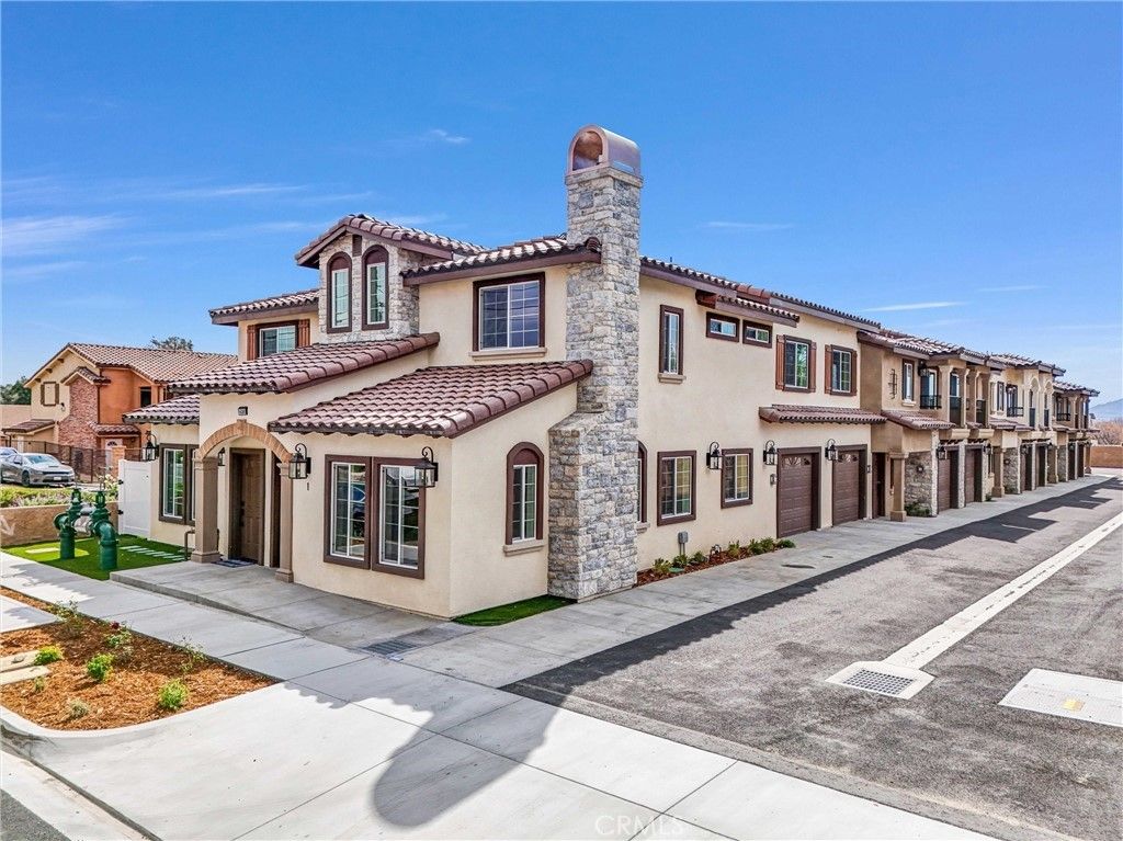 16385 Valencia Avenue # 3, Fontana