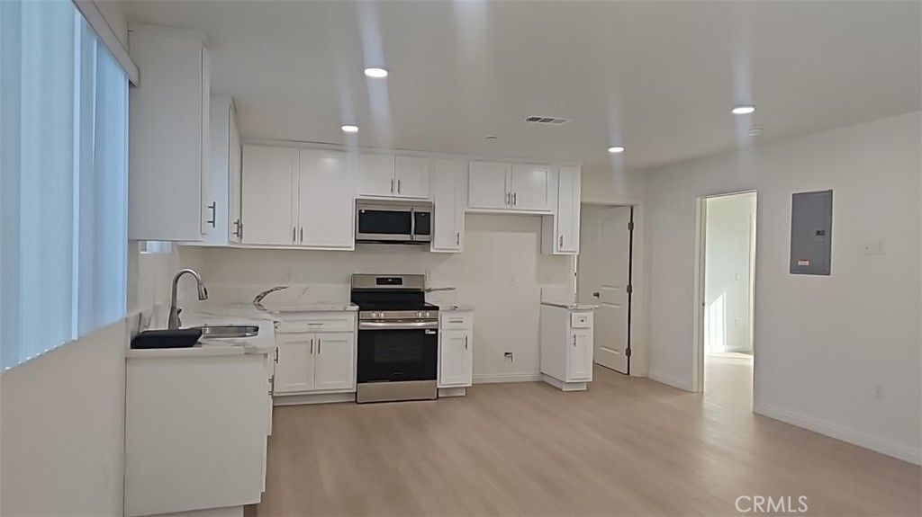315 W 56th # 1/2, Los Angeles