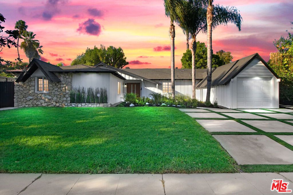 23209 Bigler Street, Woodland Hills