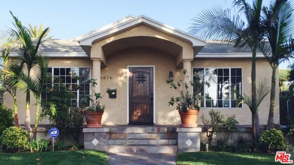 1074 S Plymouth Boulevard, Los Angeles