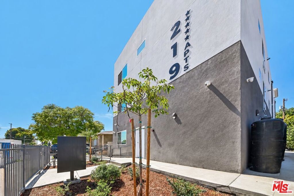 219 E 87th Street, Los Angeles