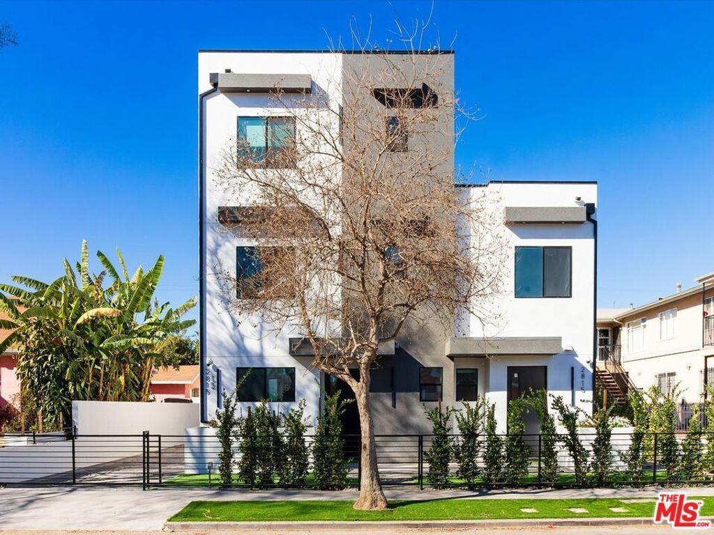 2817 S Redondo Boulevard, Los Angeles